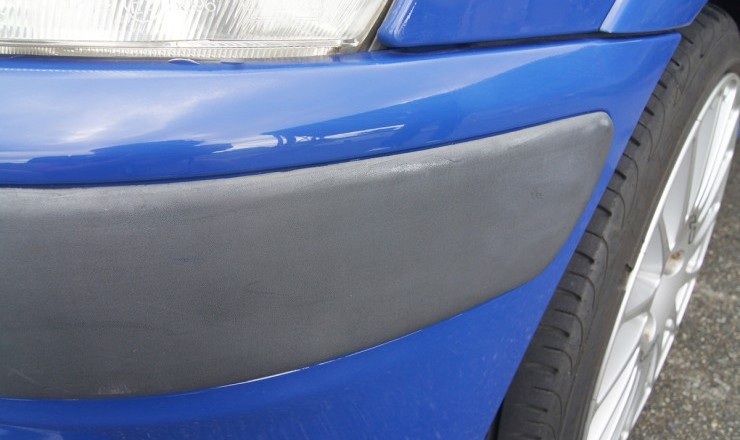 ガラス系コーティング G Zox 車の未塗装樹脂パーツの劣化を防ごう