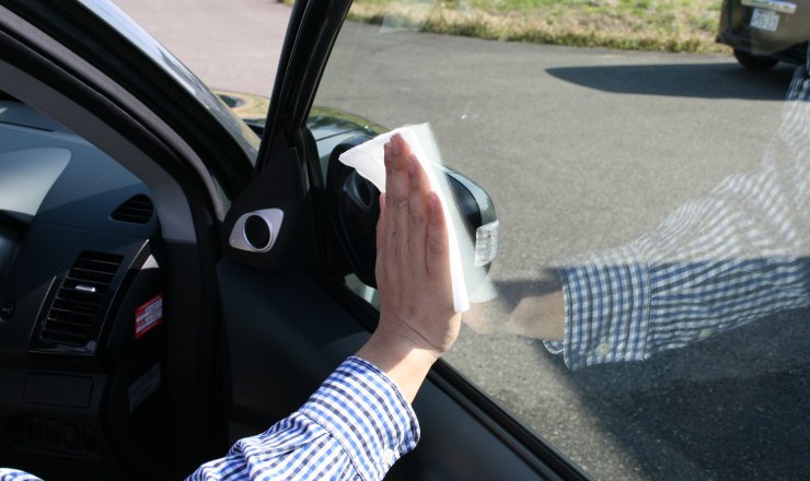 車の窓ガラスは内と外で汚れが違う 掃除方法のポイントと注意点 ガラス系コーティング G Zox