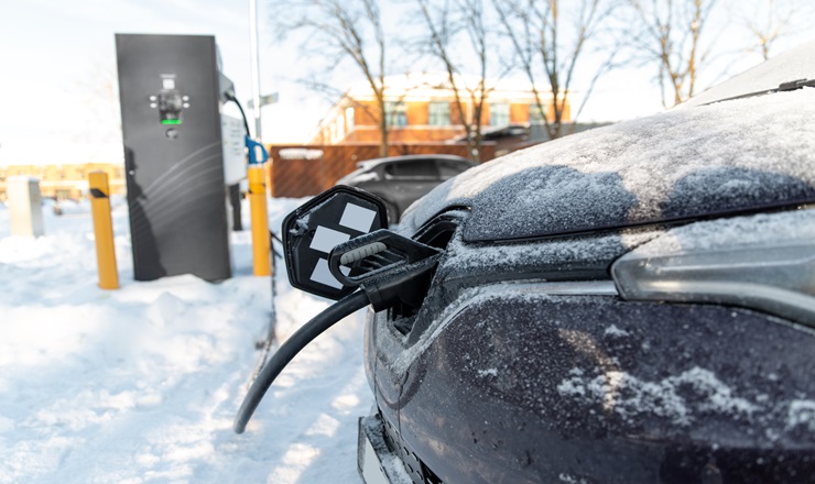 電気自動車（EV）は冬の渋滞時にバッテリー上がりが起きやすい